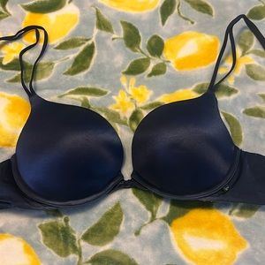 34B Victoria secret bra